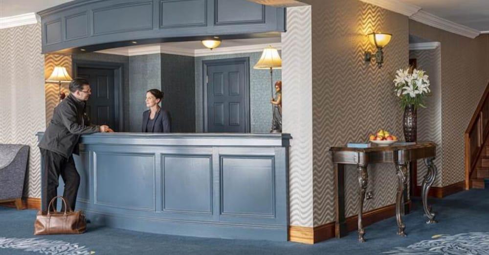 Bayview Hotel 발리코튼 외부 사진
